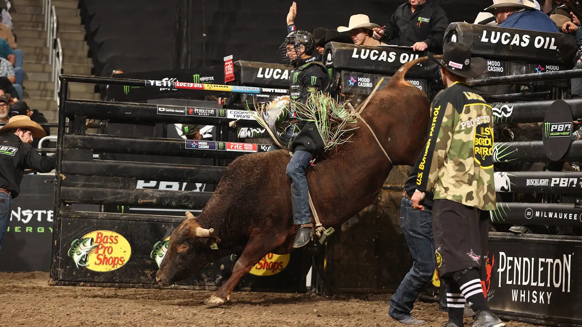 Dalton Kasel caps 3-for-3 performance with monster championship round ride to win PBR Milwaukee, now within 2 points of leading Unleash The Beast standings behind Julio Cesar Marques