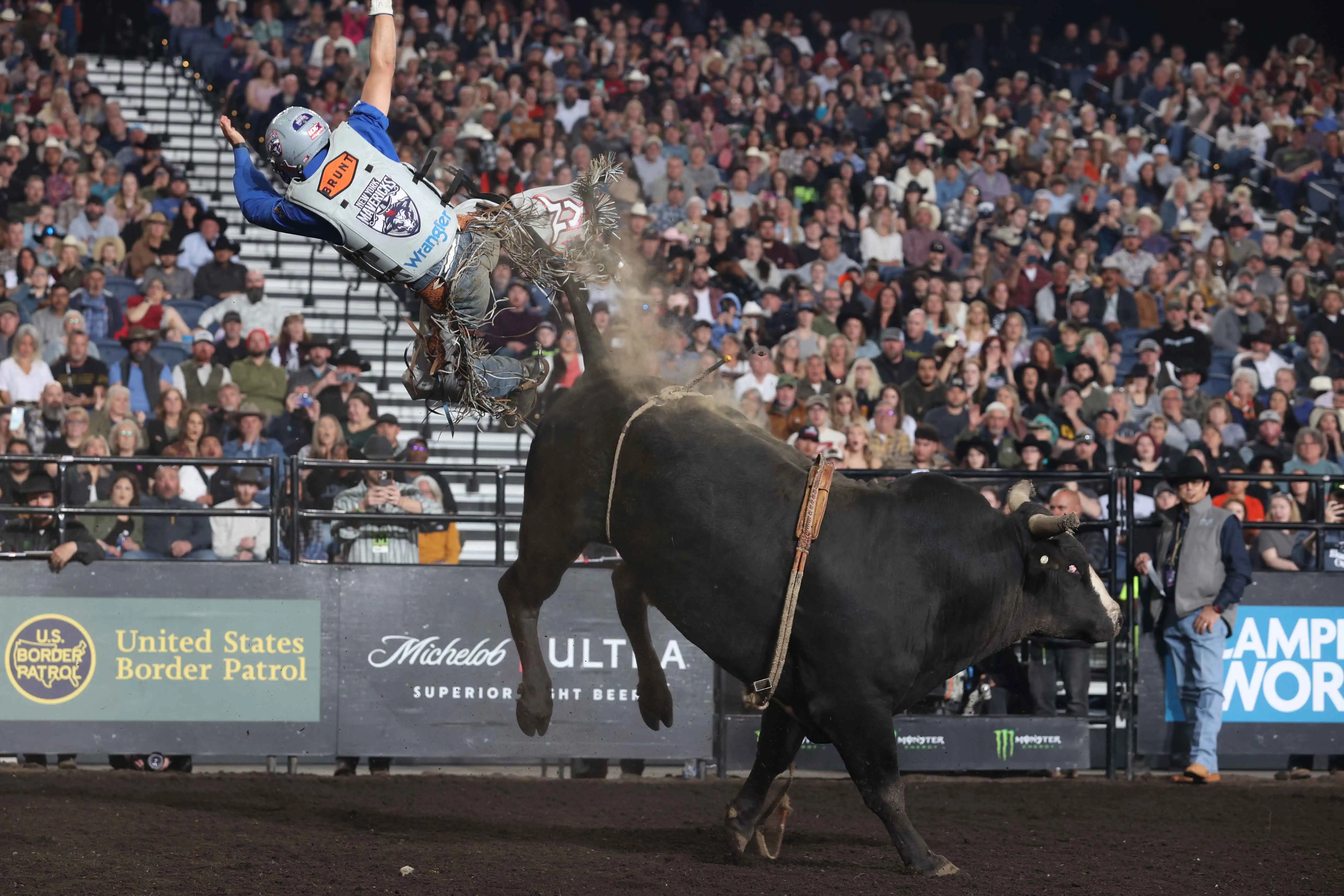 25 LIVE Tacoma 02 277